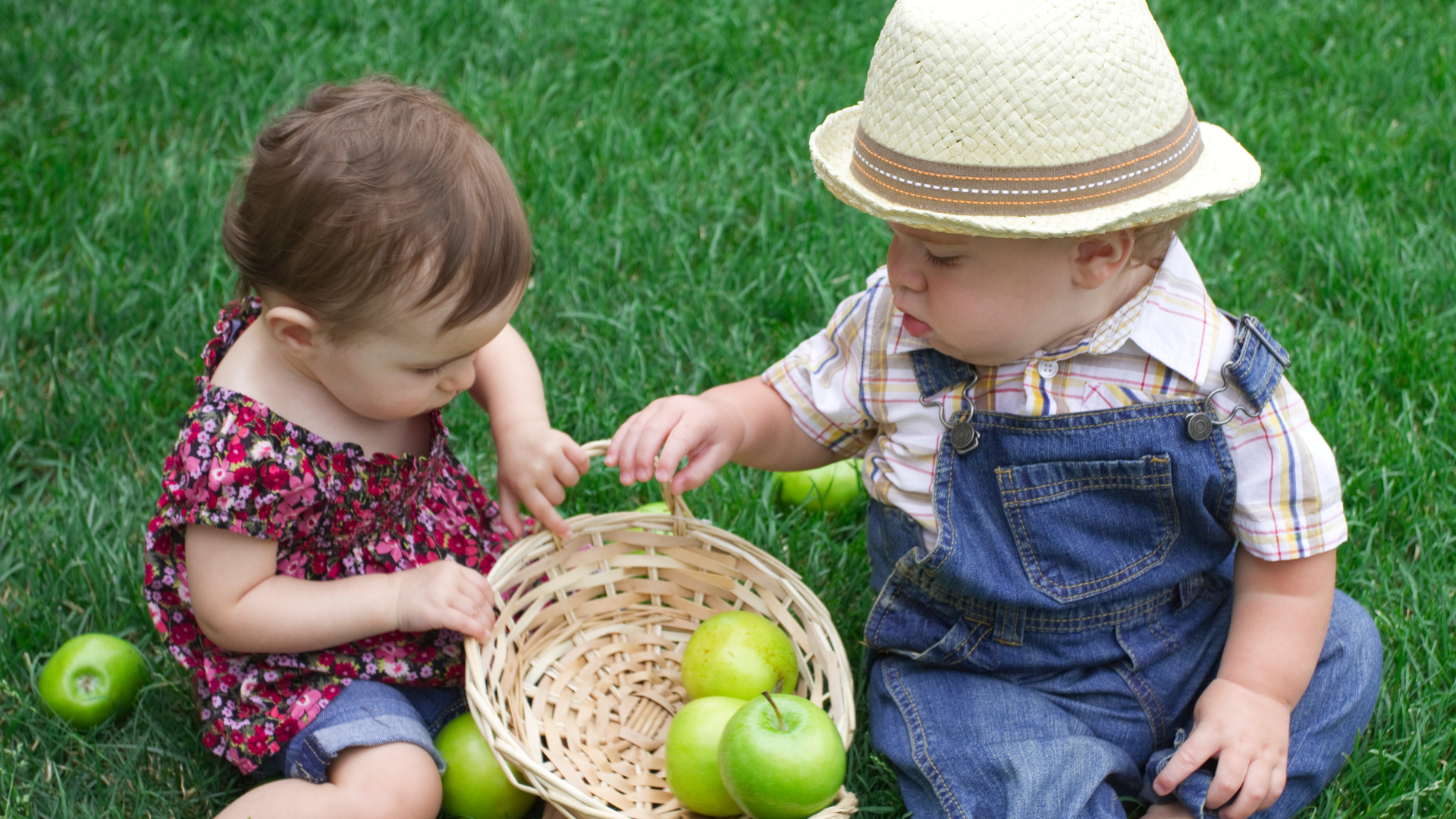 Nature-Based Play - The Montessori Way!